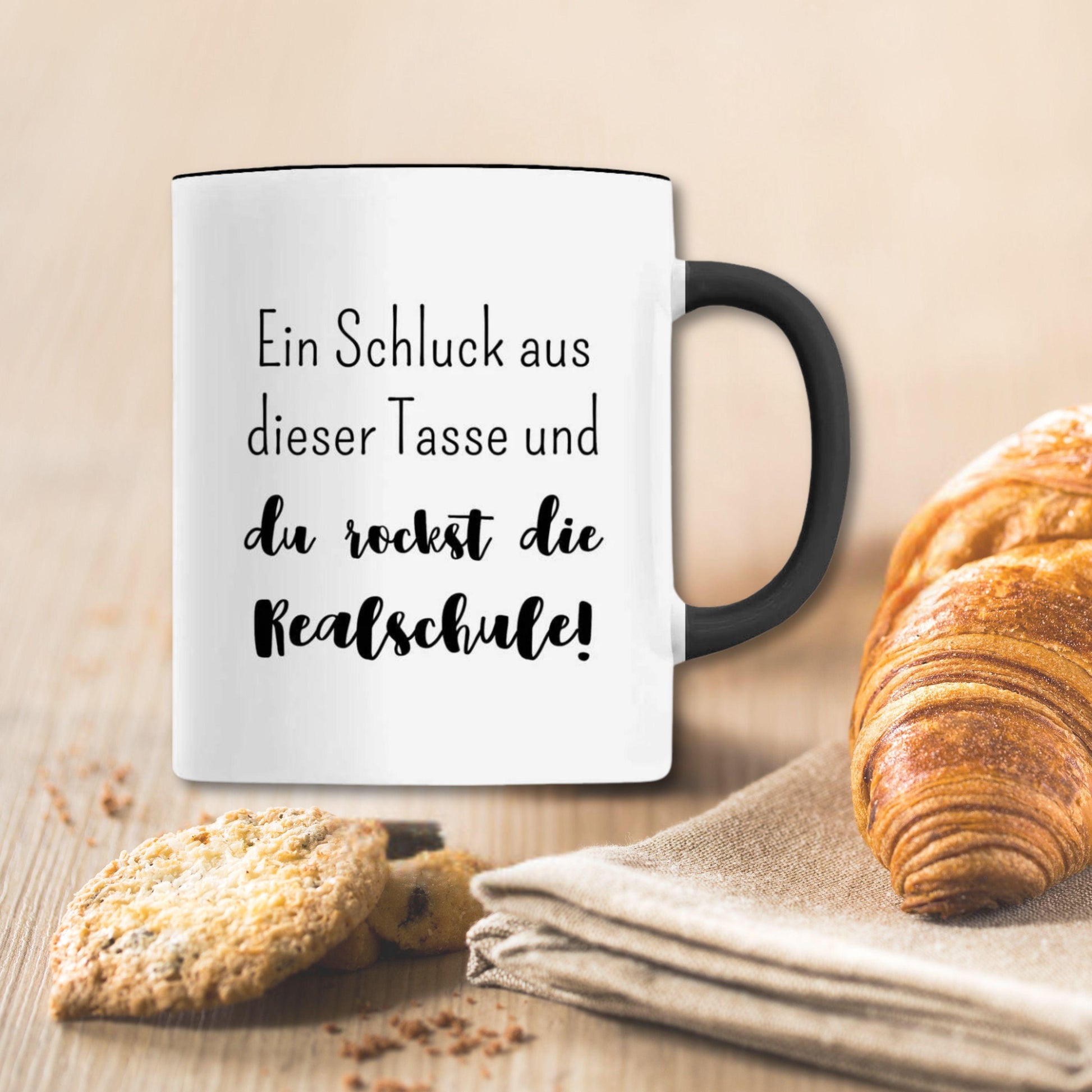 Tasse "Ein Schluck aus dieser Tasse und du rockst die Realschule!" | Geschenk zum Schulwechsel | Geschenk Realschule |…