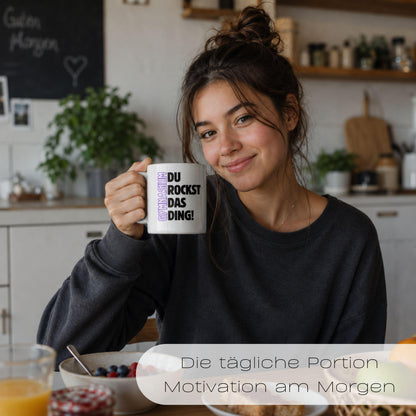 Geschenk zum Start ins Gymnasium mit Motivation für jeden Tag. Keramiktasse mit herzförmigem Henkel… – Ansicht 7